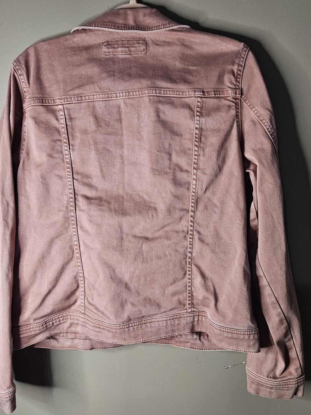 Maurices Faded Pink Denim Jacket Size Large Ptp 20" Length 28" 98% Cotton - Picture 4 of 4